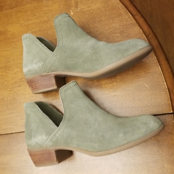Green suede booties - Picture 3 of 9